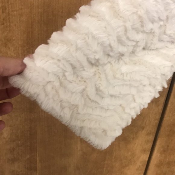 Patagonia Pelage Faux Fur Jacket/Coat - Picture 3 of 8